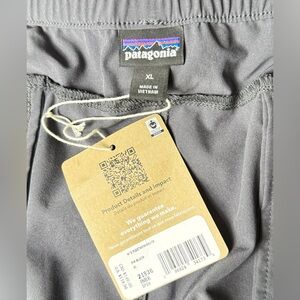 Patagonia Women’s Fleetwith Pants Ink Black NWT Size XL